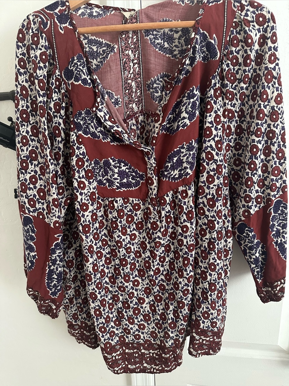 Woman’s plus size 3X burgundy and purple floral pattern blouse by Lucky Brand